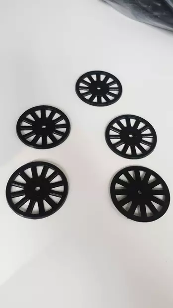 Naulauslevyke muovinen, musta 60mm 50kpl - Aluslevyt ja korilaatat - 0016681 - 2