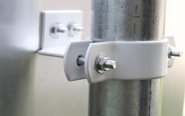 Sekure 1-puoli Alumiinikyltin tolppakiinnike - Kylttien kiinnitystarvikkeet - 0017081 - 1