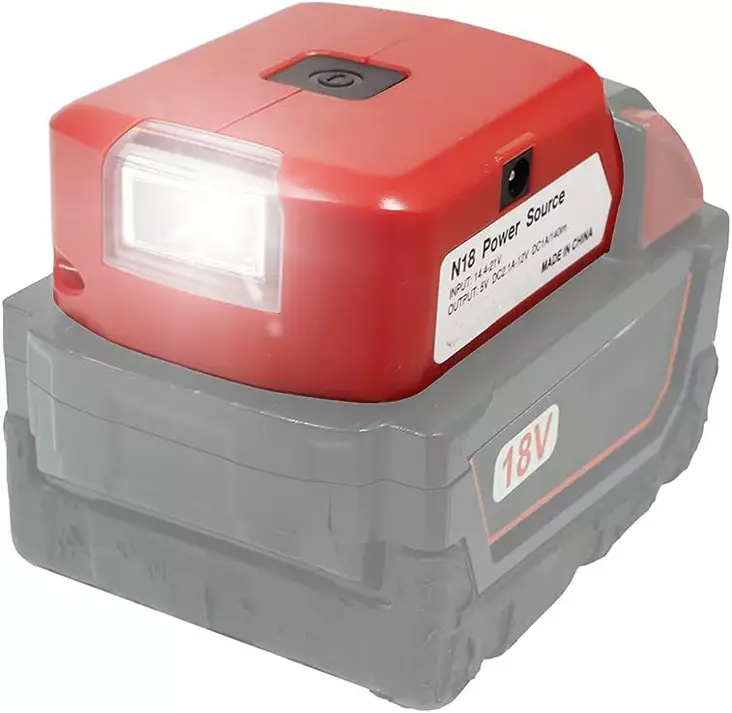 Akkuadapteri Milwaukee 18V akku - 1xUSB-A + 1xUSB-C, valo - Akkuadapterit - 0017297 - 1