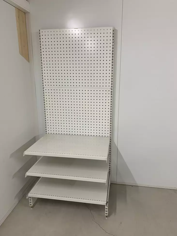 GWS Metallinen varastohylly 210x90cm 400mm tasoilla ja reikälevyllä (käytetty) - Käytetyt varastohyllyt - 0015187 - 1