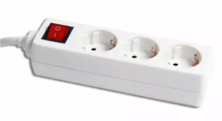 Jatkojohto sisäkäyttöön kytkimellä 3-os 3m - Sisäjatkojohdot - 0010048 - 1