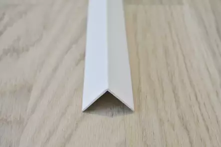 Kulmalista 15x15mm valkoinen tarrakiinnitys 275cm - Muovilistat - 0011629 - 1