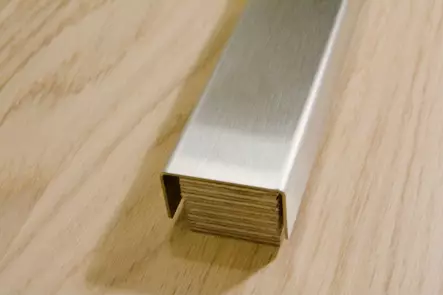 RST-kynnys 20x35x20mm hiottu RST S=1,0mm vanerilla 100cm - Kynnykset ja kynnyslistat - 0011649 - 1